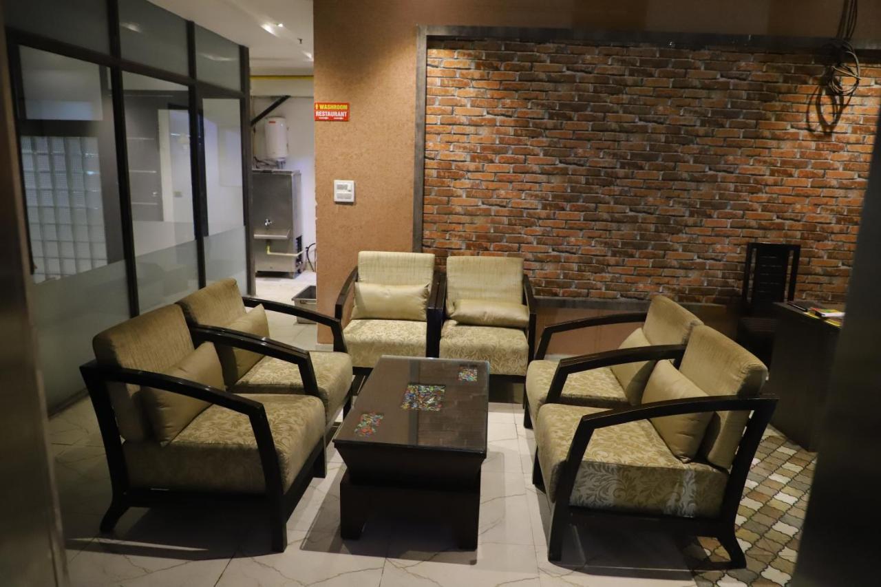 Hotel Genx Le Crescent Ghaziabad Exterior foto